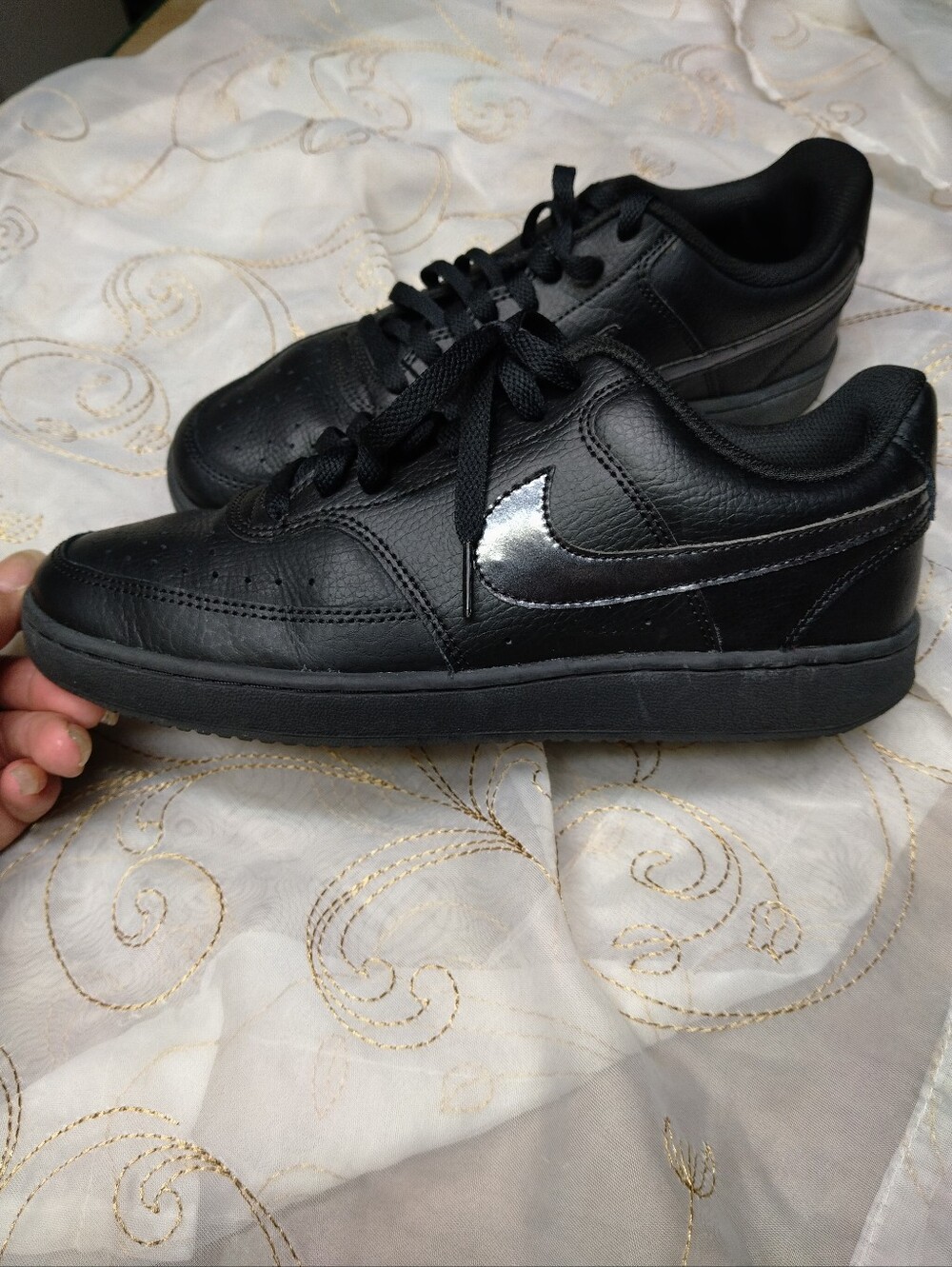 *LN* Women's Nike Court Vision Low Top Sneakers